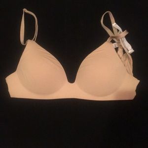 Victoria Secret wireless Demi tshirt bra